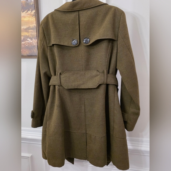 La Nouvelle Renaissance Olive Green Coat - Picture 5 of 8